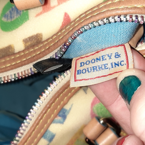 Dooney and Bourke multicolored purse - Picture 5 of 8